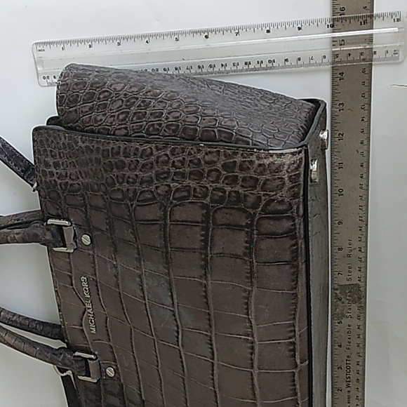 Michael Kors Large Selma Croc Embossed Satchel with wall… - Picture 10 of 16
